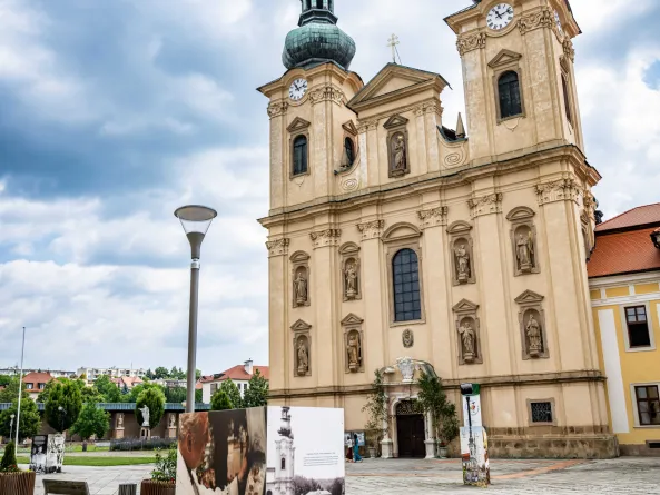 1750841810-jvc-7289-optimized-resize-fill-1920-1080